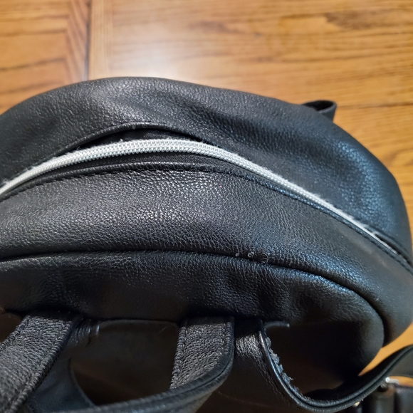 Betsy johnson backpack - Picture 4 of 7